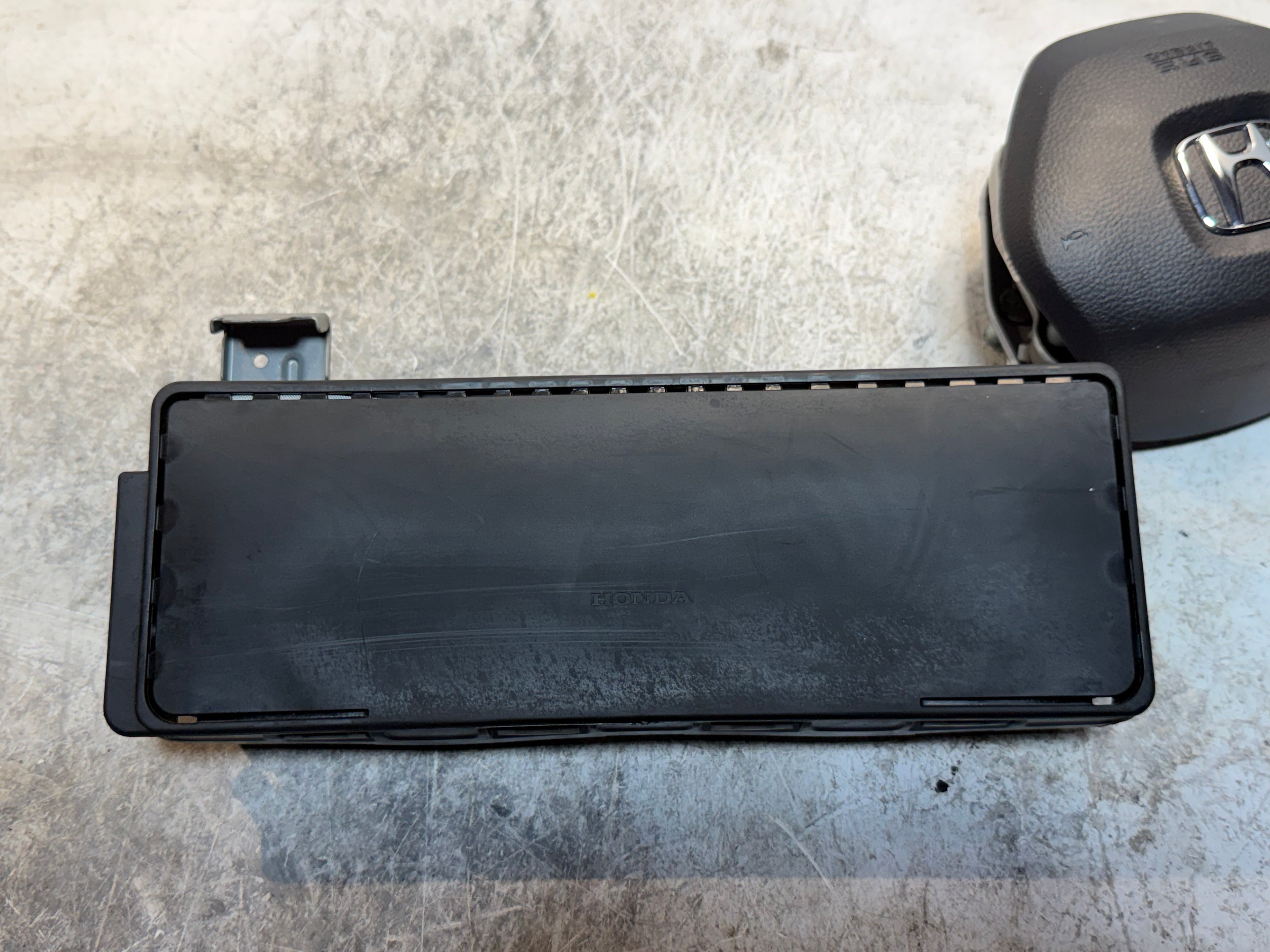 2018-2022 Honda Accord Steering Wheel Airbag W/ Driver Knee Airbag OEM